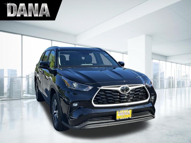 Midnight Black Metallic 2024 Toyota Highlander SUV / Crossover All-Wheel Drive 8-Speed Automatic