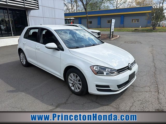 Pure White 2017 Volkswagen Golf TSI S 4-Door FWD Hatchback Front-Wheel Drive 6-Speed Automatic