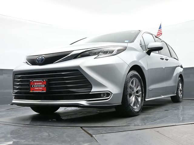 2021 Toyota Sienna XLE 36