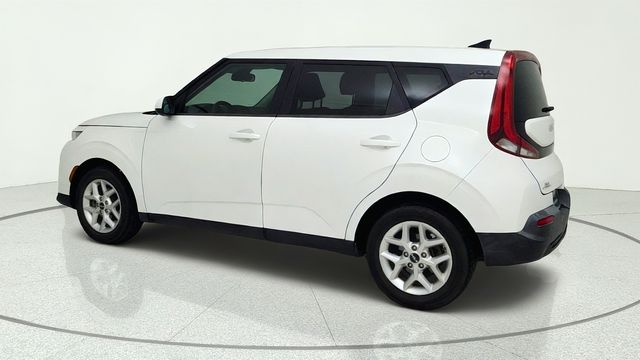 2022 Kia Soul LX White at Gullo Toyota