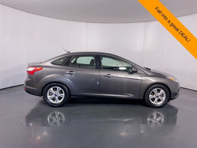 2014 Ford Focus SE 33