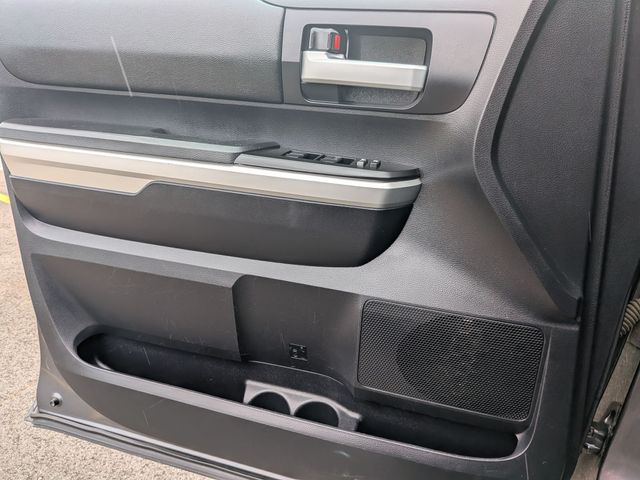 2015 Toyota Tundra - Image 14