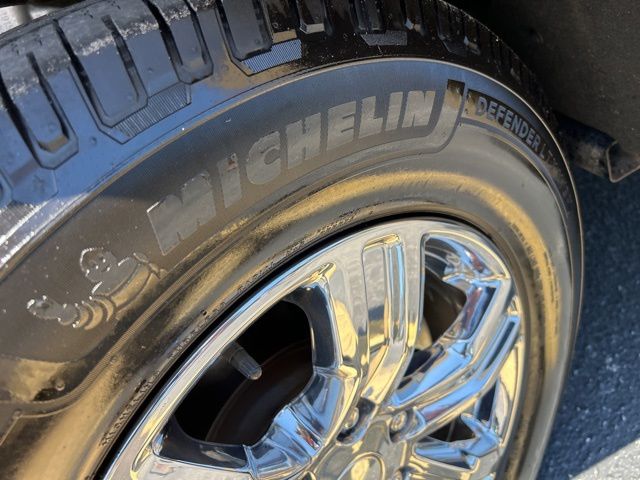 Used 2019 Silver Ford XLT image 3