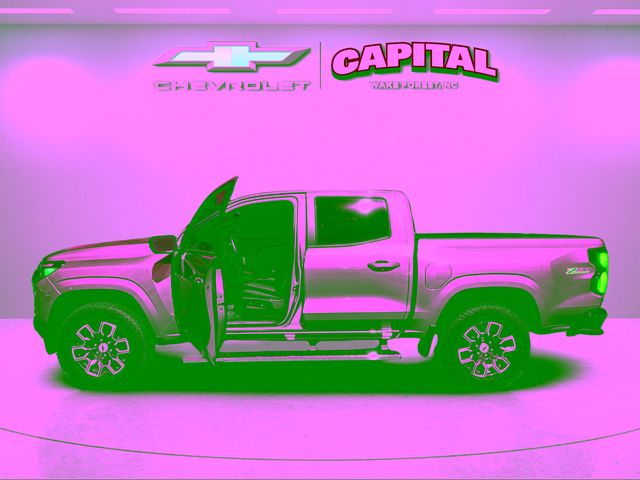 Used 2024 Gray Chevrolet Z71 image 9