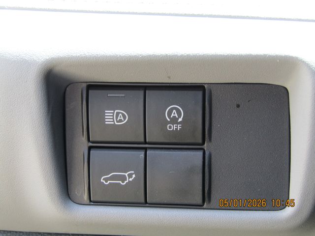 used 2023 Toyota Highlander car, priced at $33,999