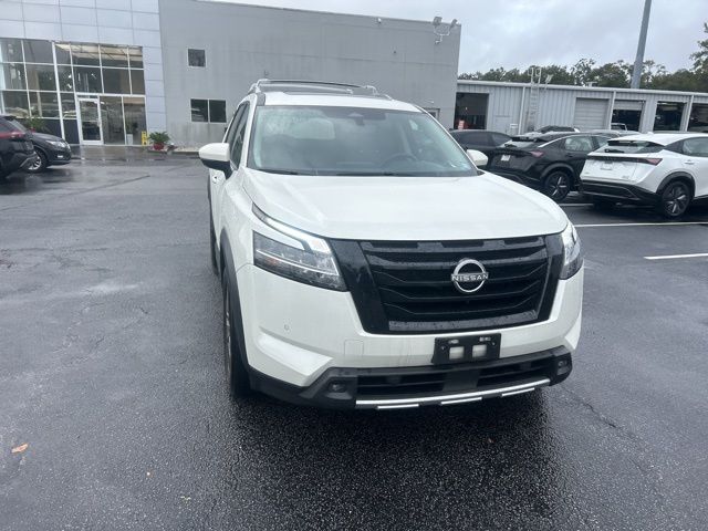 2023 Nissan Pathfinder SL 7