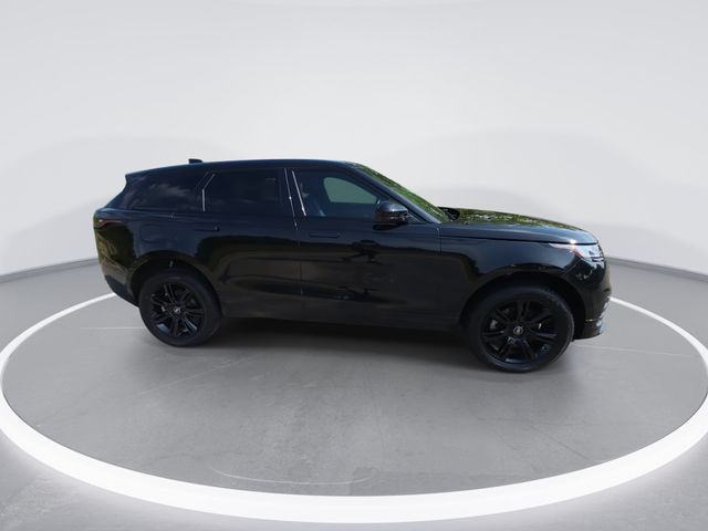 Used 2023 Santorini Black Land Rover R-Dynamic S image 9
