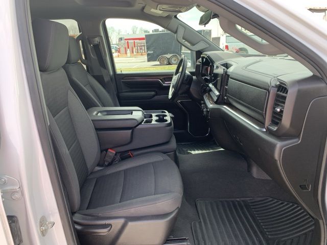 2024 Chevrolet Silverado 3500HD LT photo