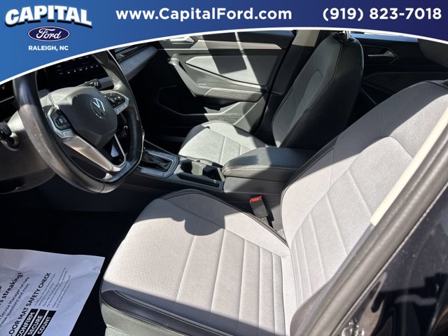 Used 2025 Silver Volkswagen 1.5T SE image 19