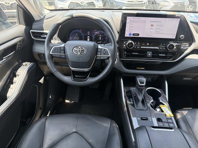 Used 2024 Toyota Highlander SUV