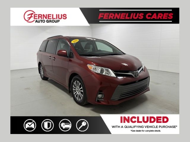 2020 Toyota Sienna XLE 7-Passenger FWD with Auto-Access Seat