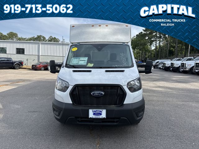 2023 Ford Transit Cutaway photo 3