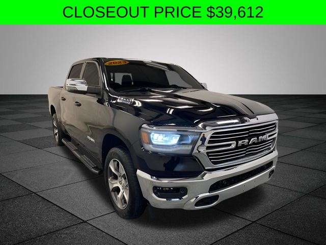 Diamond Black Crystal Pearlcoat 2023 RAM 1500 Pickup Truck Four-Wheel Drive 8-Speed Automatic