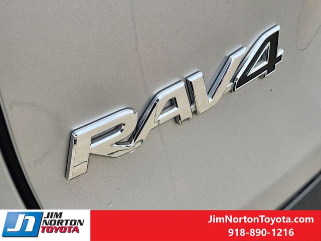 2024 Toyota RAV4 XLE Premium 13