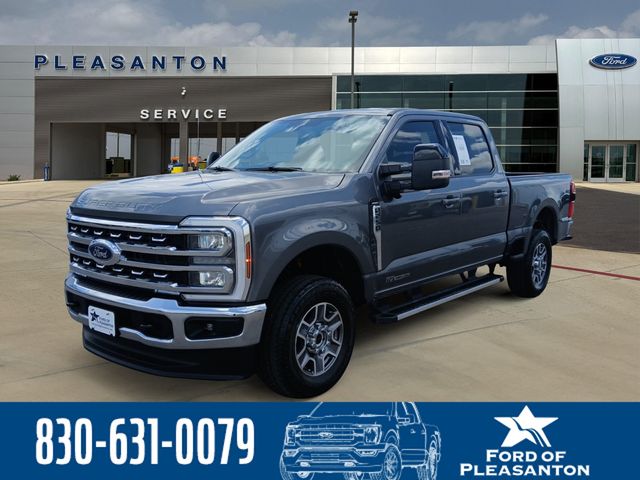  2025 Ford F-250 Super Duty Lariat Crew Cab 4WD   