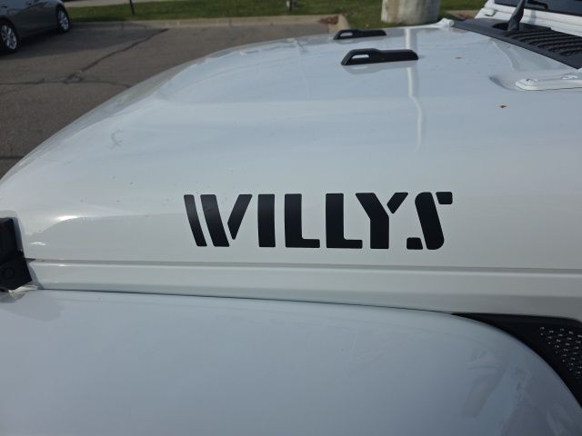 2026 Jeep Gladiator Willys - Bright White Clearcoat exterior view 12