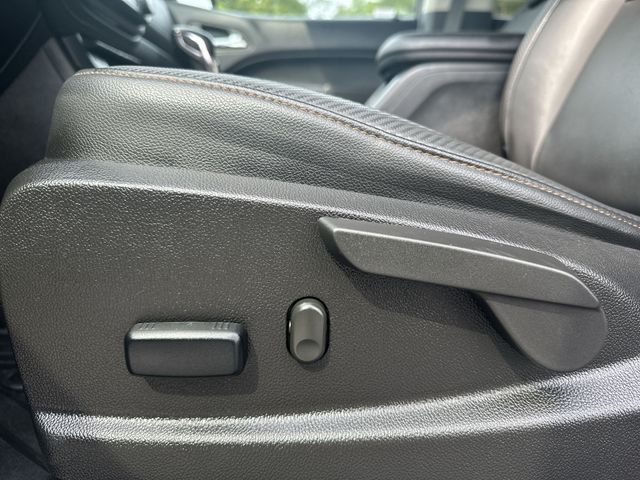 Used 2022 Beige GMC AT4 w/Leather image 17