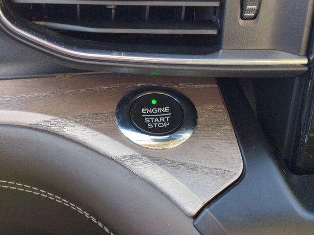 Used 2020 Black Ford Platinum image 27