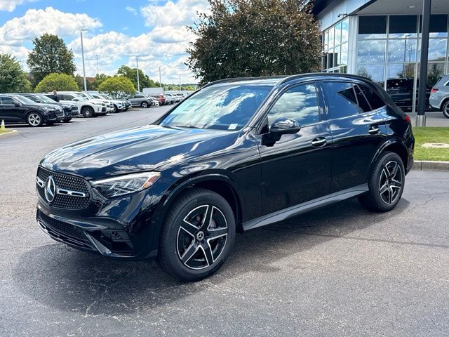 New 2026 Black Mercedes-Benz GLC 300 image 11