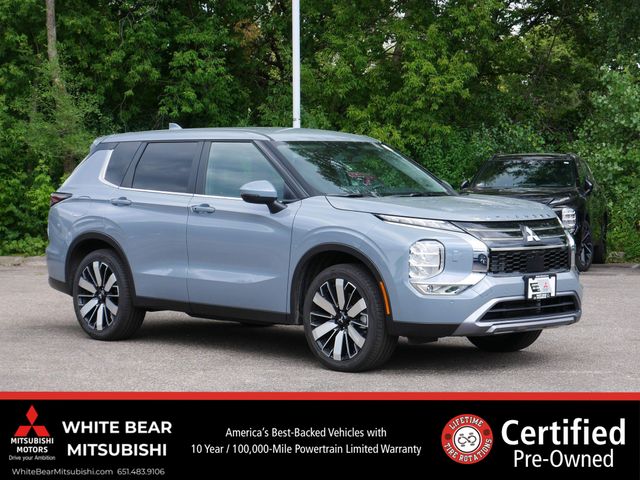 Moonstone Gray Metallic 2026 Mitsubishi Outlander SUV / Crossover Front-Wheel Drive Continuously Variable Transmission