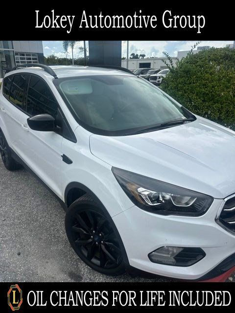 Oxford White 2018 Ford Escape SUV / Crossover Front-Wheel Drive 6-Speed Automatic
