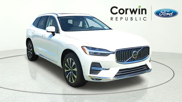 Crystal White Metallic 2023 Volvo XC60 B5 Plus Bright Theme FWD SUV / Crossover Front-Wheel Drive Automatic