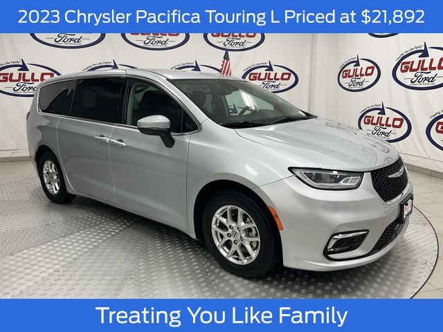 Silver Mist Clearcoat 2023 Chrysler Pacifica Minivan Front-Wheel Drive 9-Speed Automatic