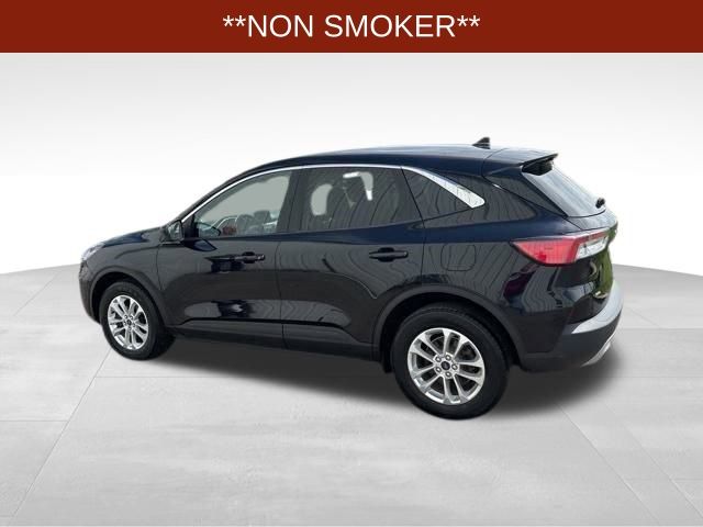 2021 Ford Escape SE photo
