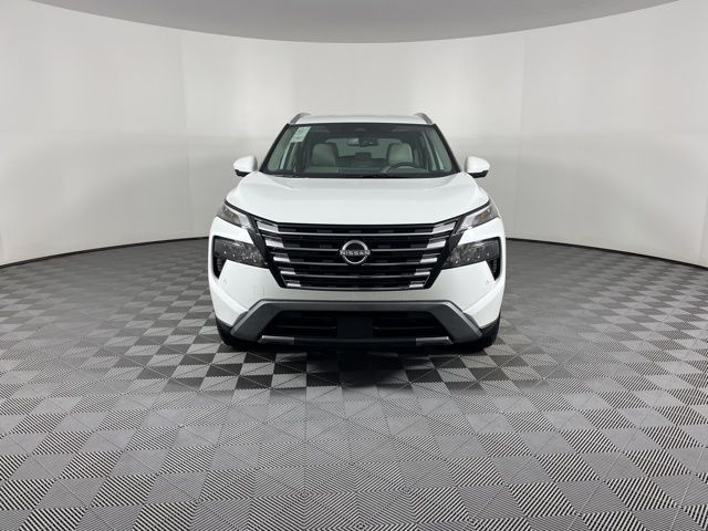 2025 Everest White Pearl Nissan Rogue SL FWD SUV