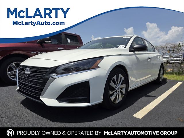 Glacier White 2024 Nissan Altima Sedan Front-Wheel Drive Continuously Variable Transmission