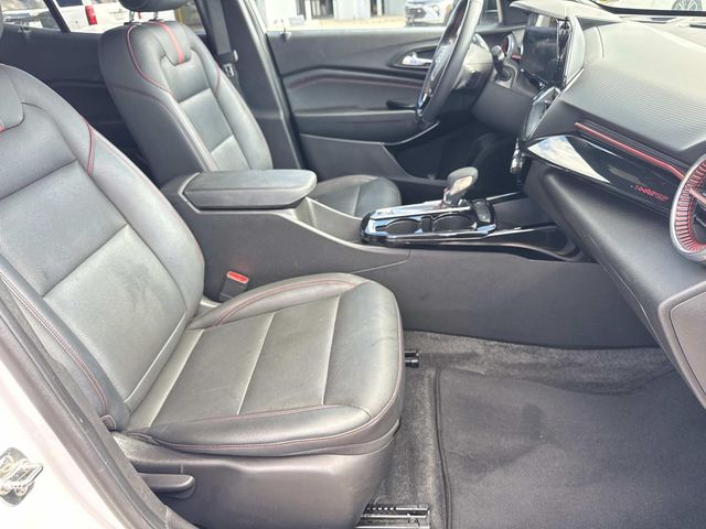 2025 Chevrolet Trax 2RS White at Ross Downing Buick GMC