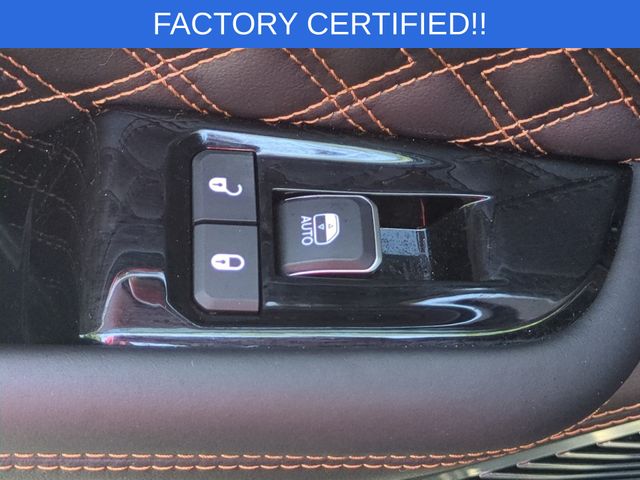 Used 2024 Black Jeep Summit Reserve 4xe image 31
