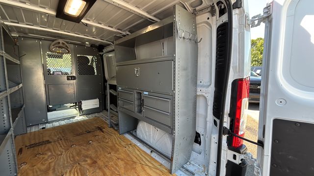 Used 2024 White Ram Base image 31
