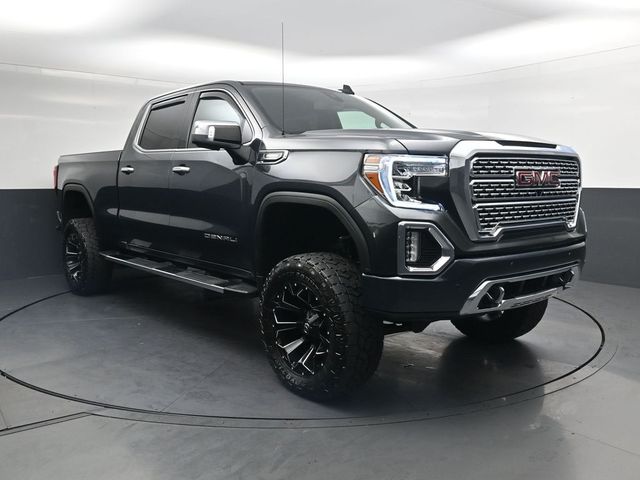 Used 2021  GMC Denali image 2