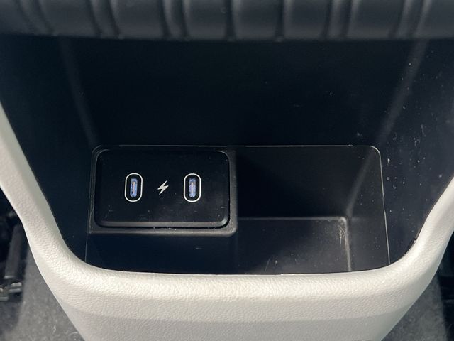 Used 2025 White Hyundai SEL image 37