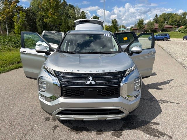 2022 Mitsubishi Outlander SE Silver at Honda North