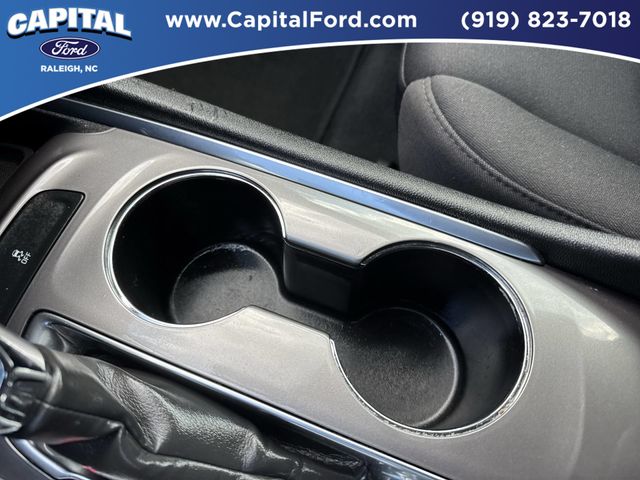 Used 2022 White Chevrolet LT image 31