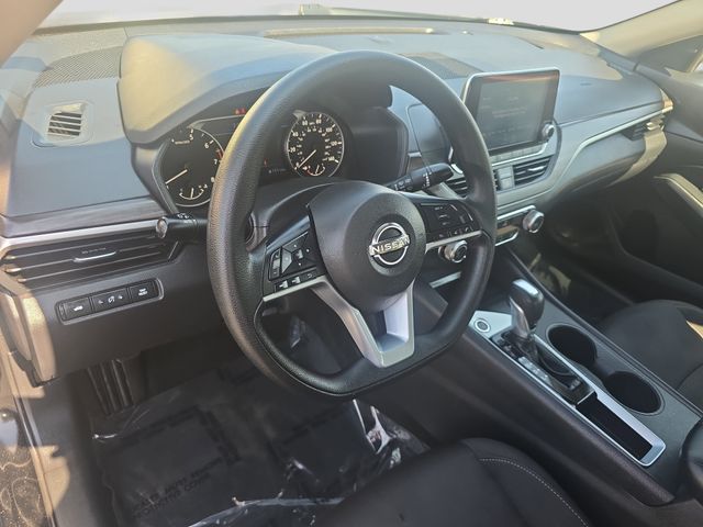 Used 2025 Nissan Altima Sedan