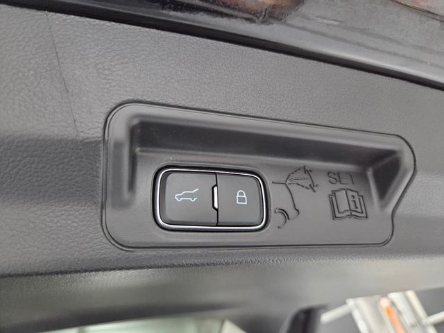 Used 2025 Ford Explorer SUV
