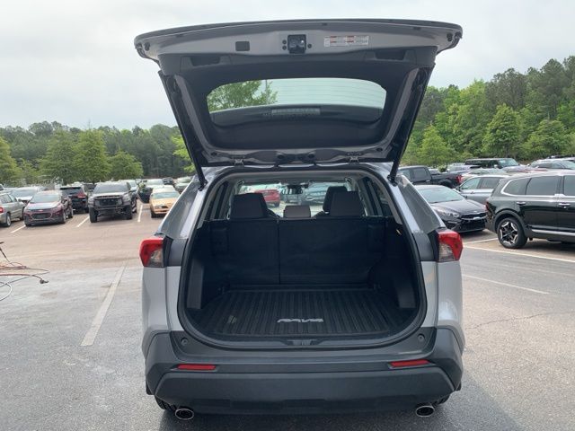 2021 Toyota RAV4 Hybrid XLE photo