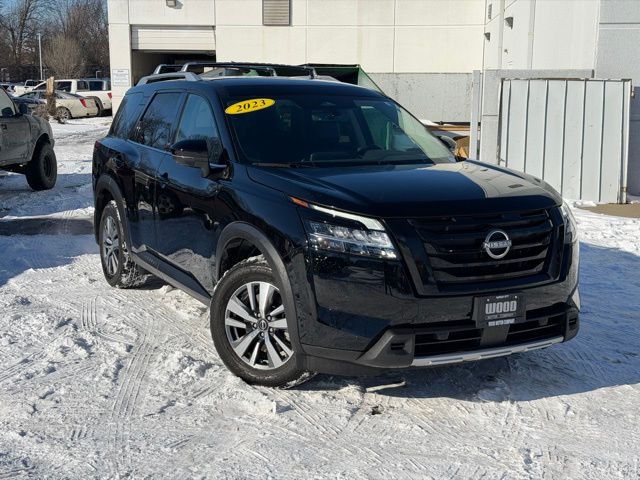 2023 Nissan Pathfinder SL 4WD