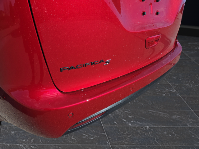 New 2026 Red Hot Pearlcoat Chrysler Select image 35