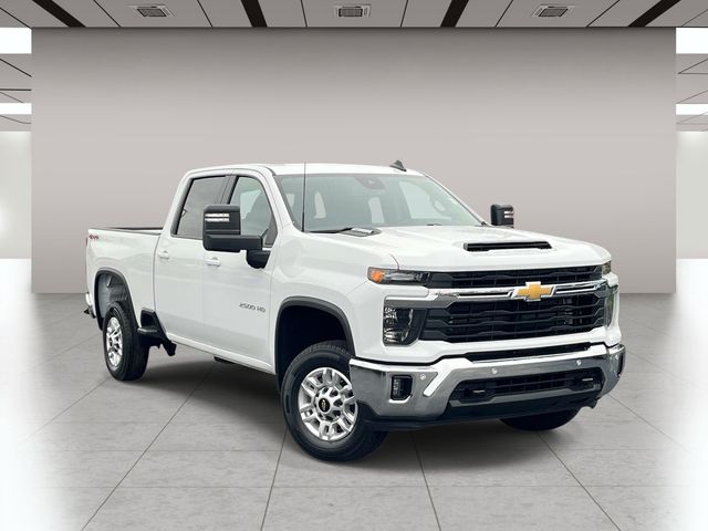 Summit White 2025 Chevrolet Silverado 2500HD Pickup Truck Four-Wheel Drive Automatic