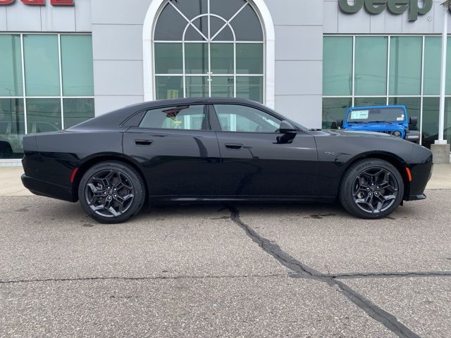 2026 Dodge Charger R/T - Diamond Black Crystal Pearlcoat exterior view 4