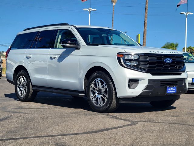 Silver Metallic 2025 Ford Expedition SUV / Crossover 4X2 Automatic