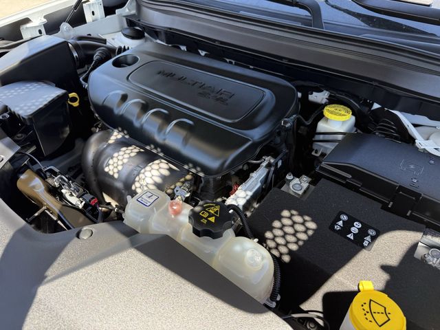 2023 Jeep Cherokee Altitude White at Wharton Chevrolet GMC