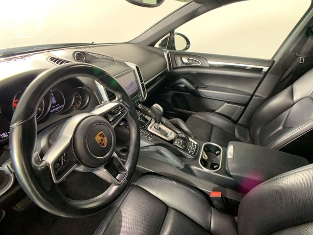 2017 Porsche Cayenne Platinum Edition 35