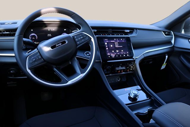 New Car 2025 Jeep Grand Cherokee L  Laredo For Sale Under $35,000 In Austin, Texas