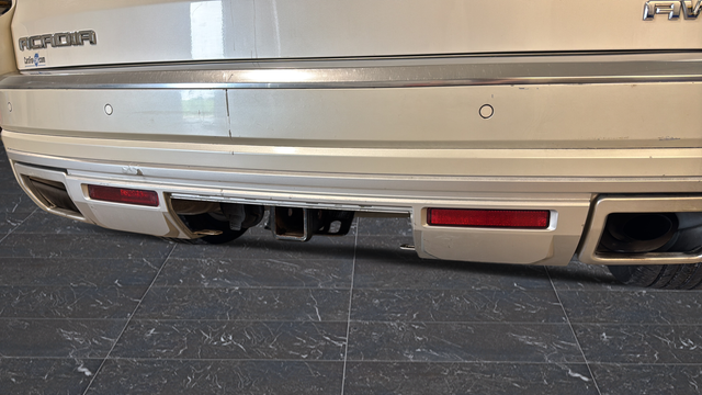 Used 2014 White Diamond Clearcoat GMC Denali image 38
