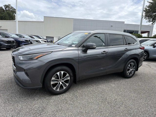 Used 2023 Toyota Highlander SUV